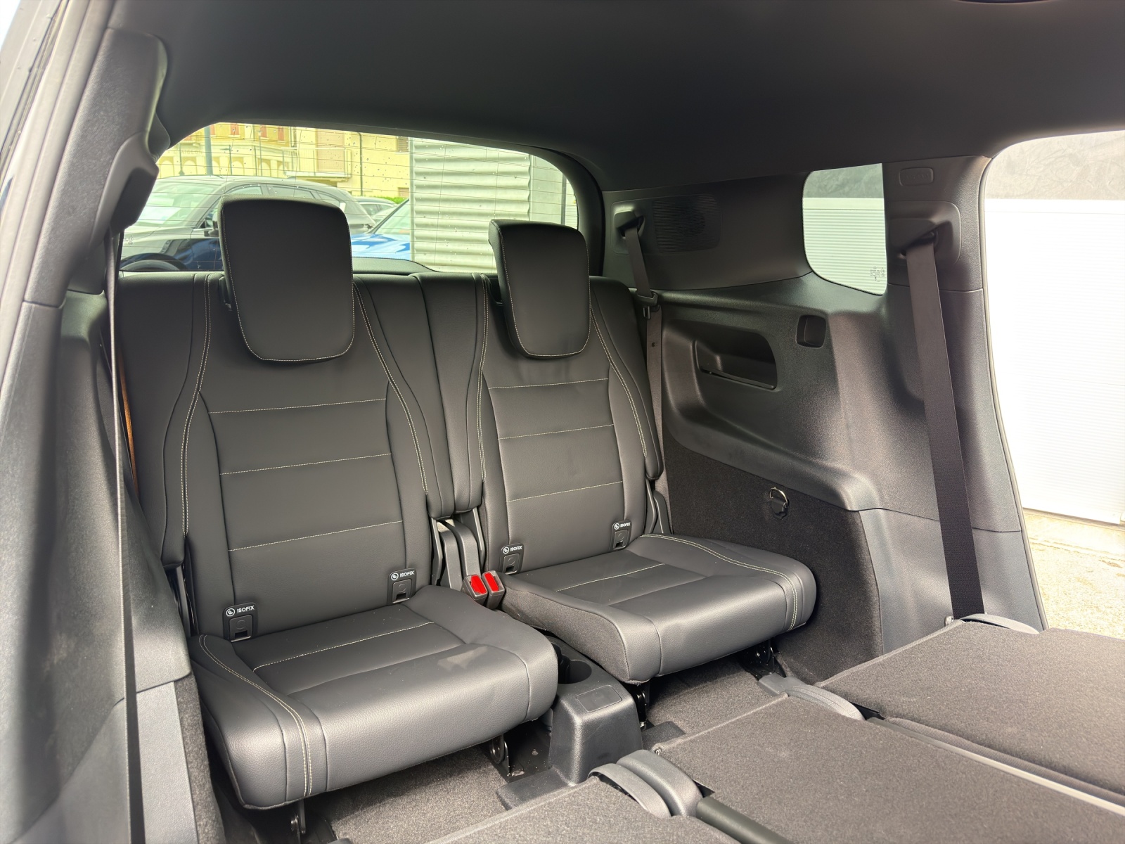 MERCEDES-BENZ GLB 220 4Matic 8G-Tronic-image-15