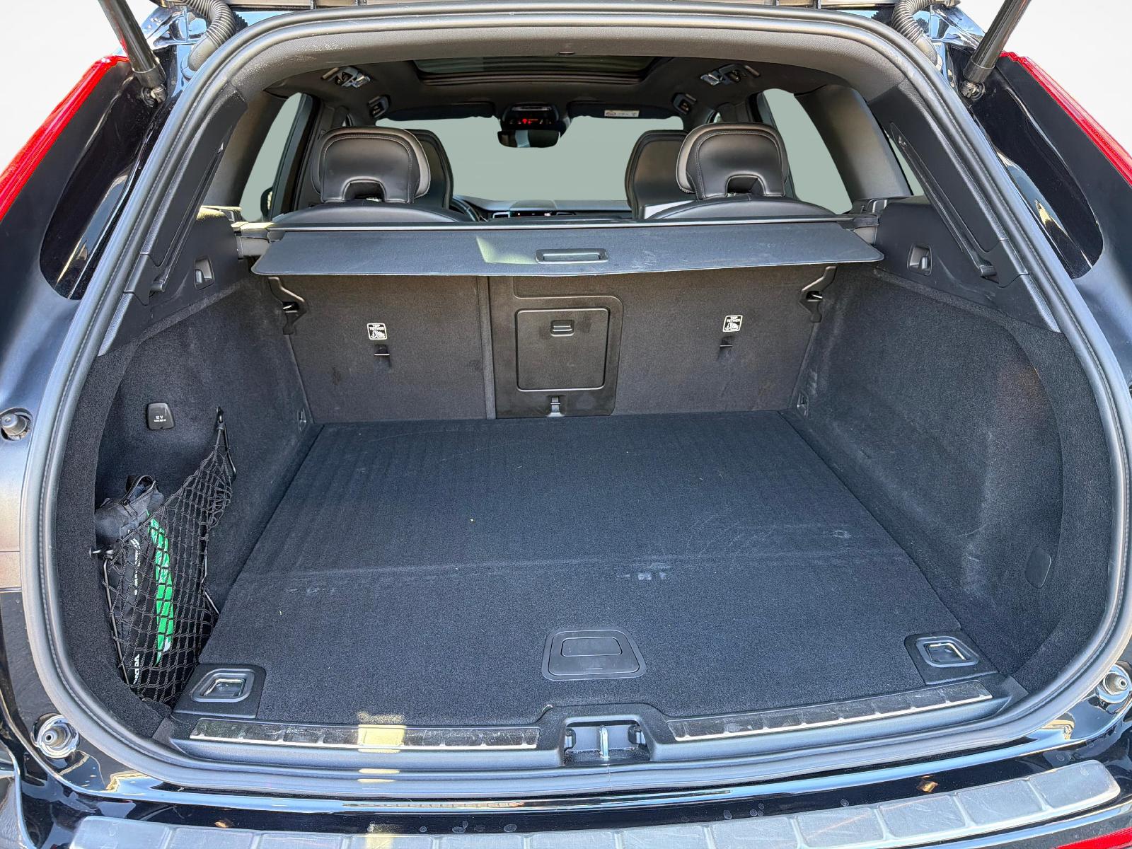 VOLVO XC60 2.0 T6 TE R-Design eAWD-image-19