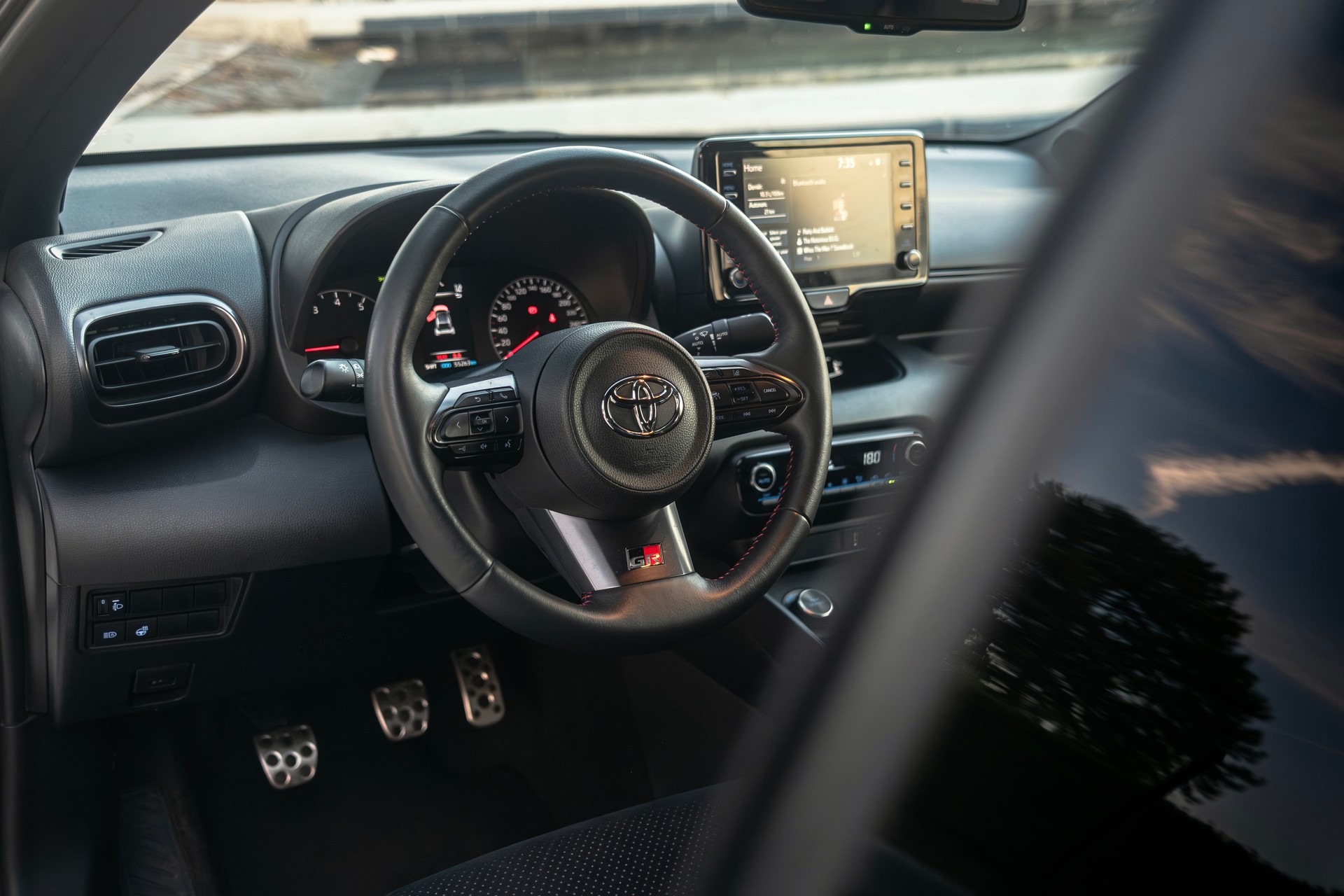 TOYOTA 1.6 Turbo Sport 4x4-image-12
