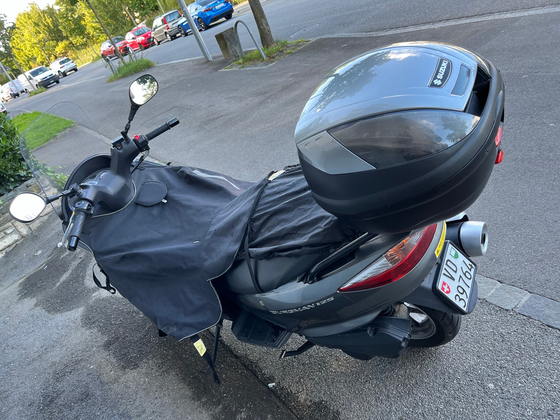 SUZUKI UH 125 Burgman-image-4