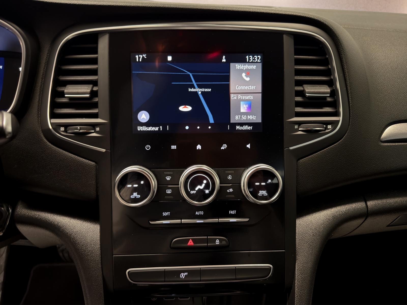 RENAULT Mégane Grandtour 1.5 dCi Business EDC-image-11