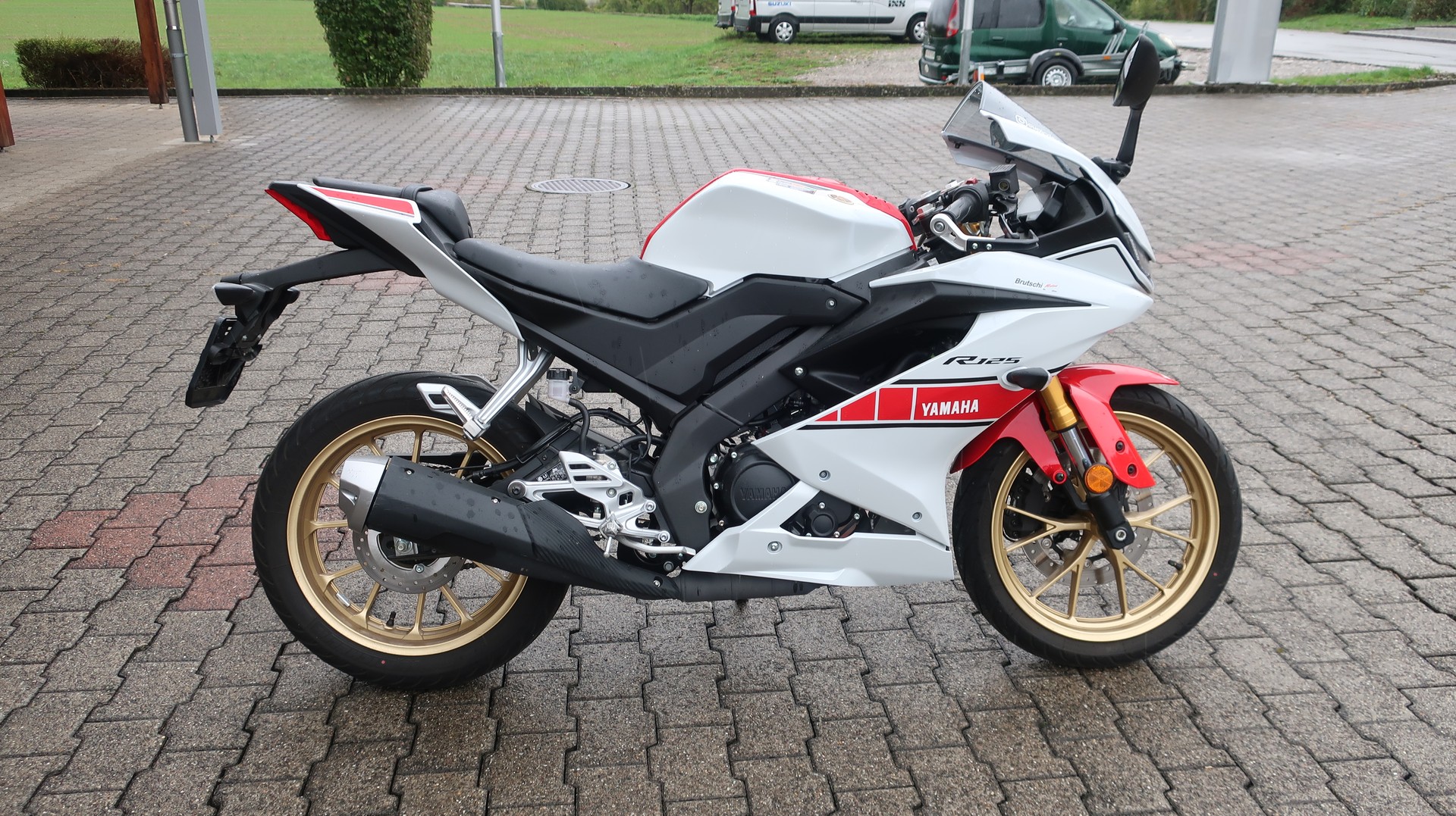 YAMAHA R 125