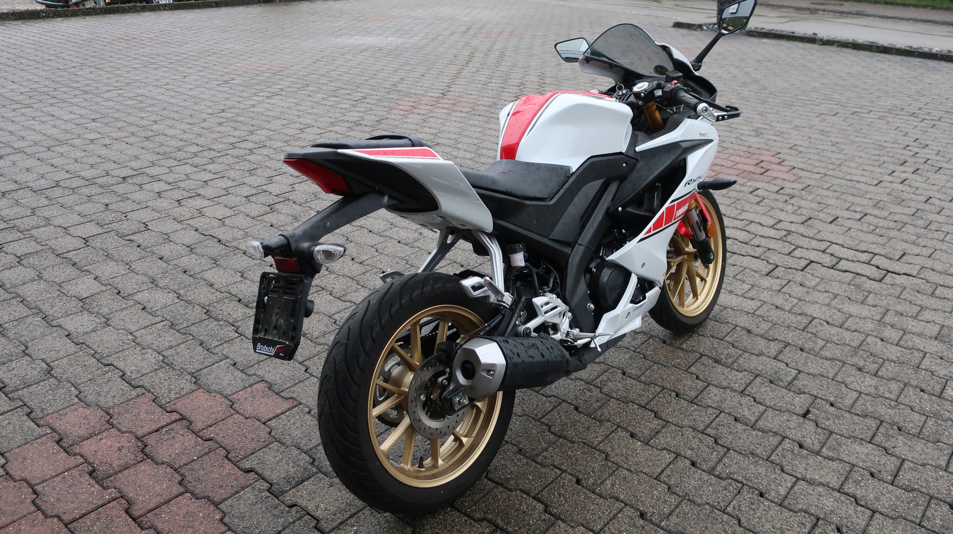 YAMAHA R 125-showroom-element-1