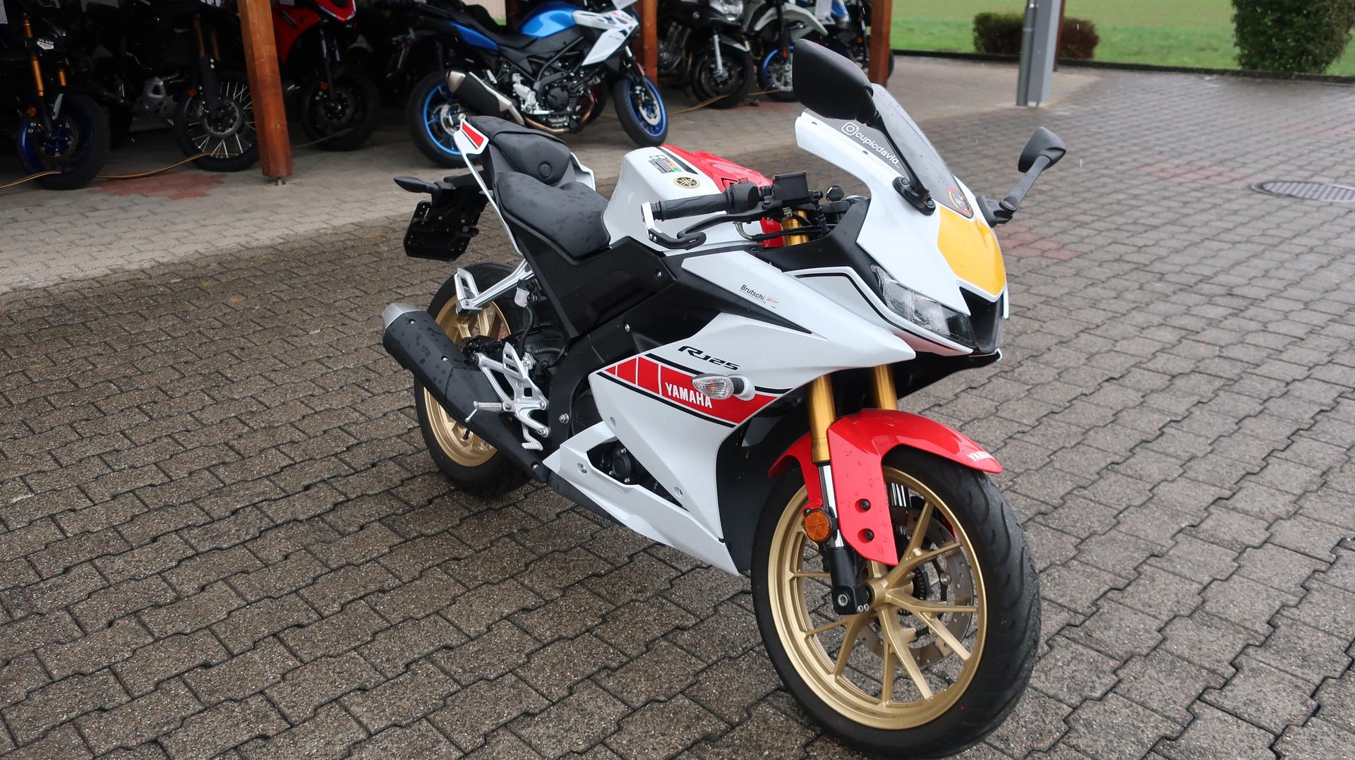 YAMAHA R 125-image-5