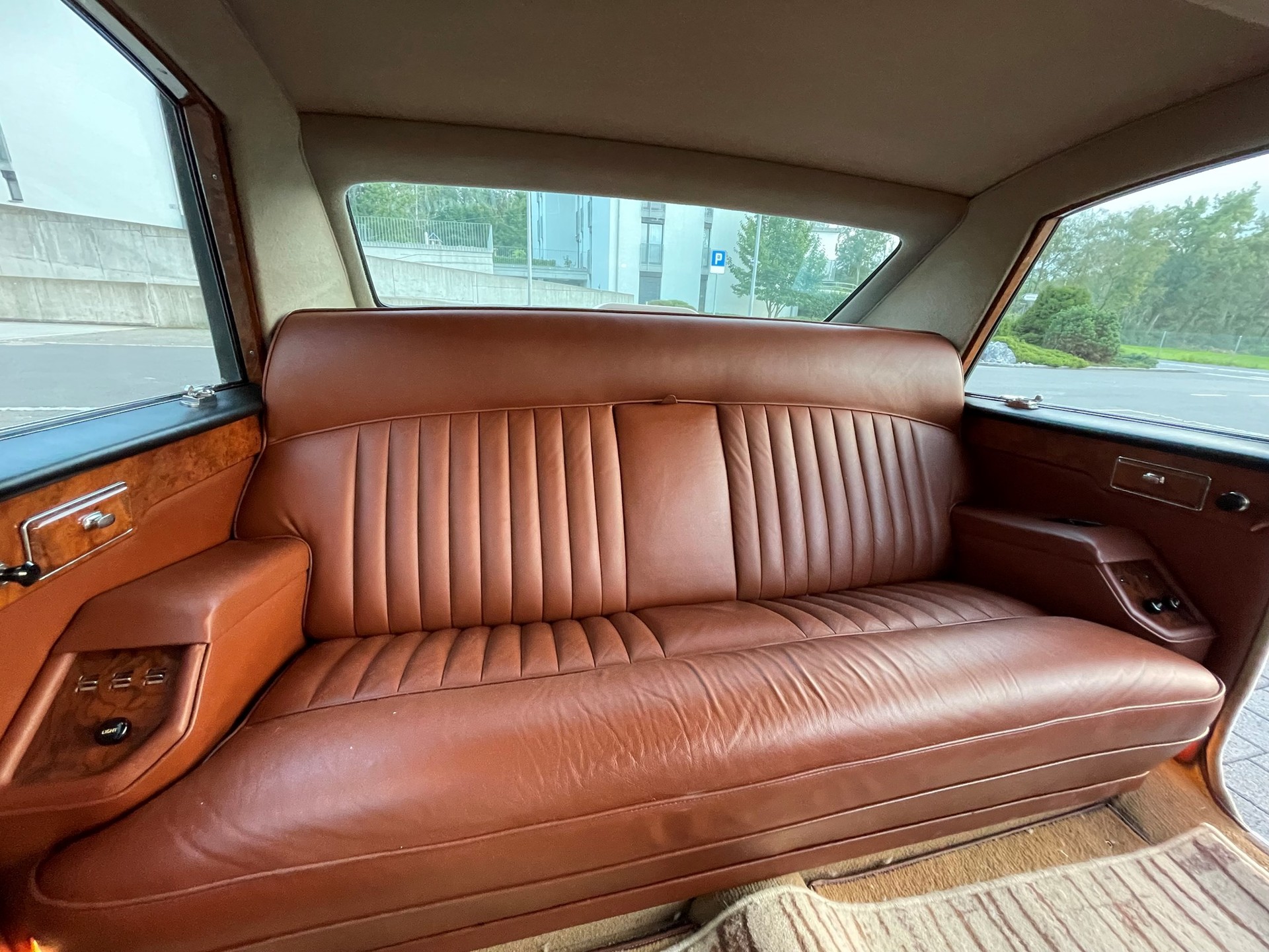 DAIMLER DS420 Limousine-image-11