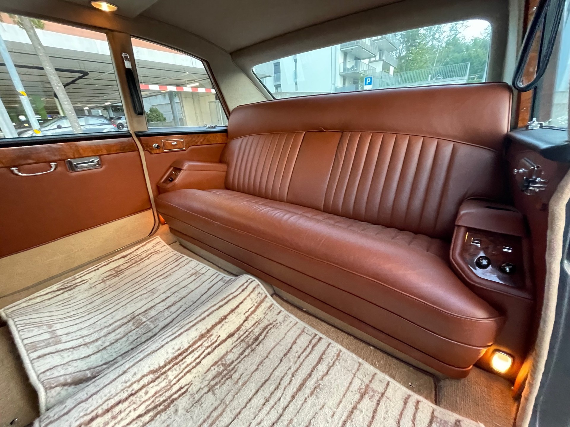 DAIMLER DS420 Limousine-image-10