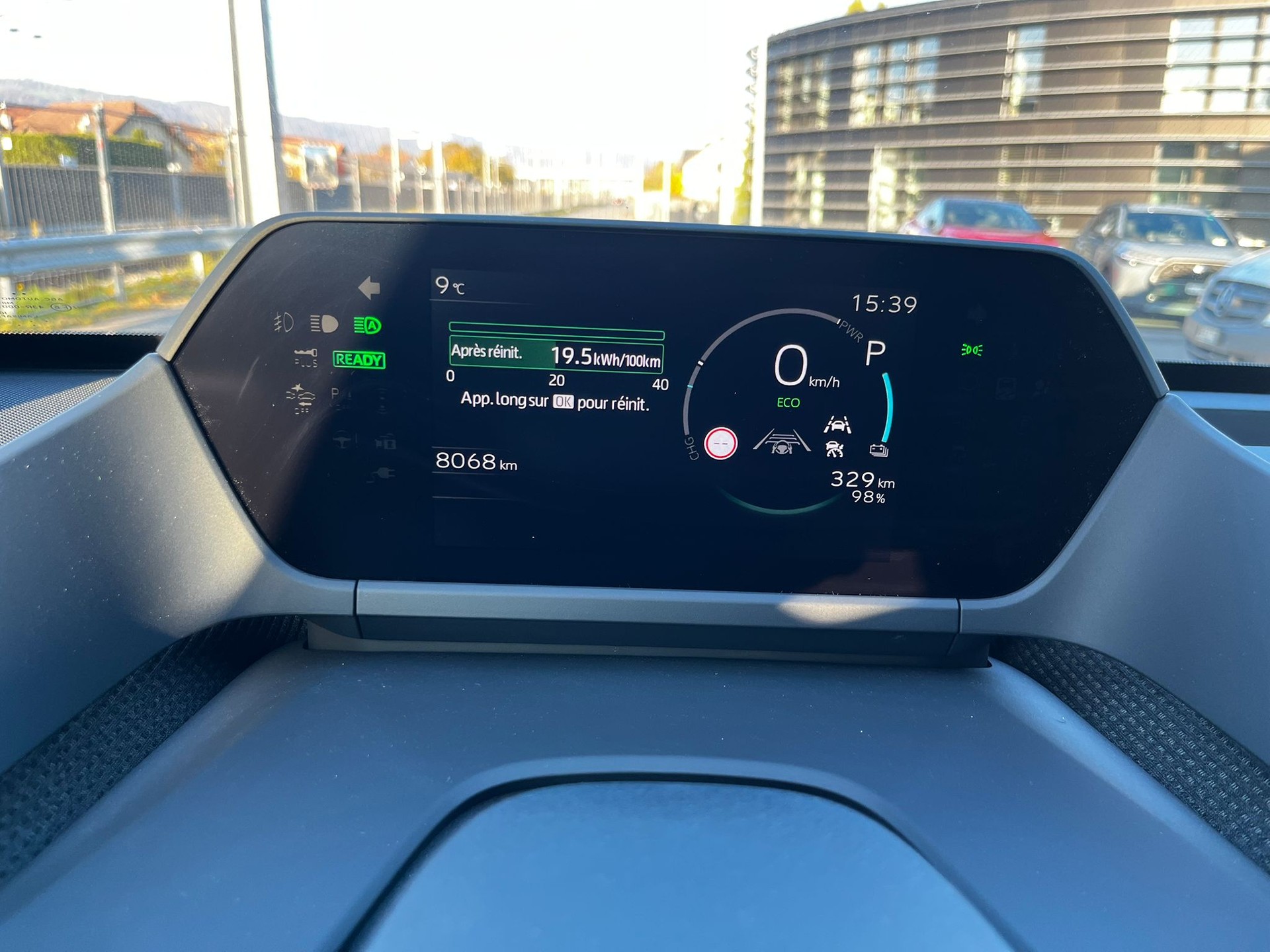 TOYOTA bZ4X Premium 71,4 kWh 4WD-image-15