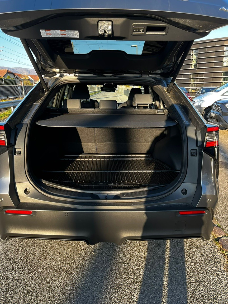 TOYOTA bZ4X Premium 71,4 kWh 4WD-image-12