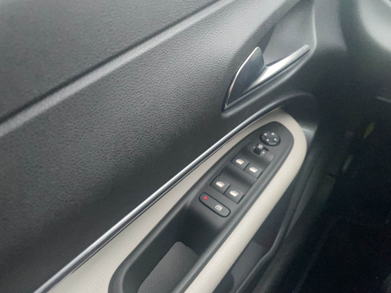 FIAT 600 1.2 Hybrid La Prima-image-11