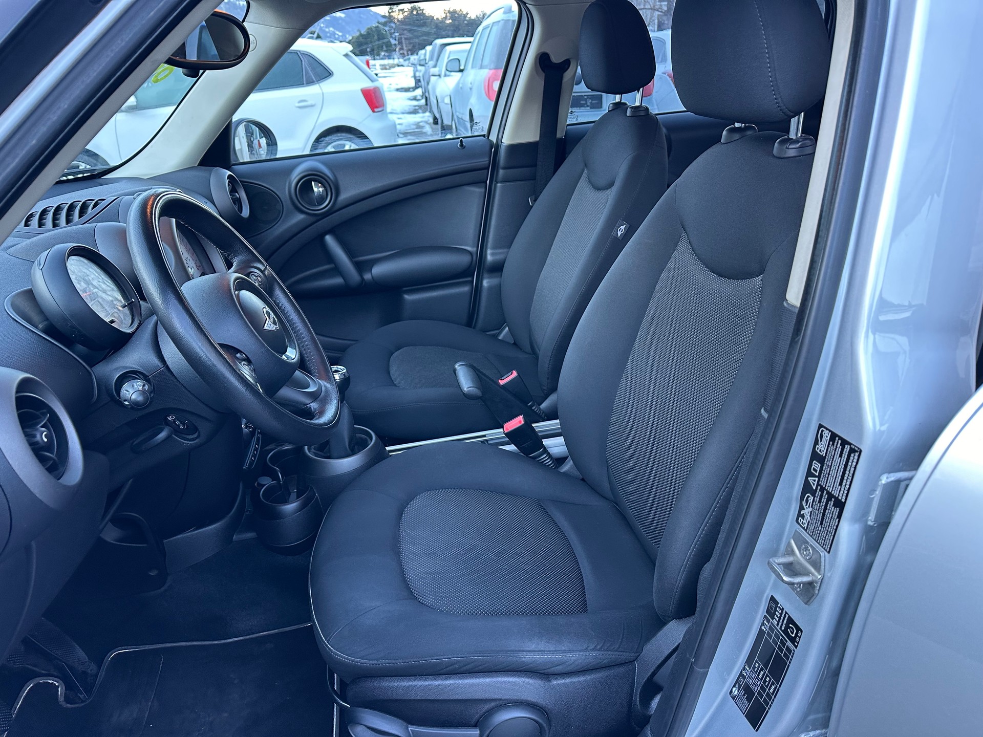 MINI Mini Countryman Cooper D ALL4-image-8