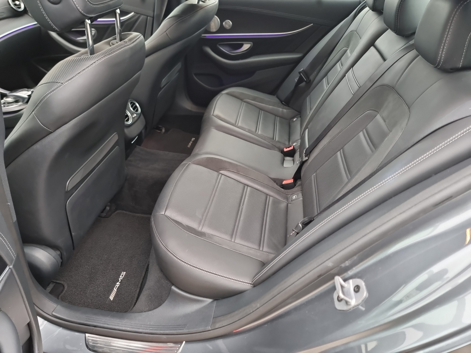 MERCEDES-BENZ E 43 AMG 4Matic 9G-Tronic-image-9