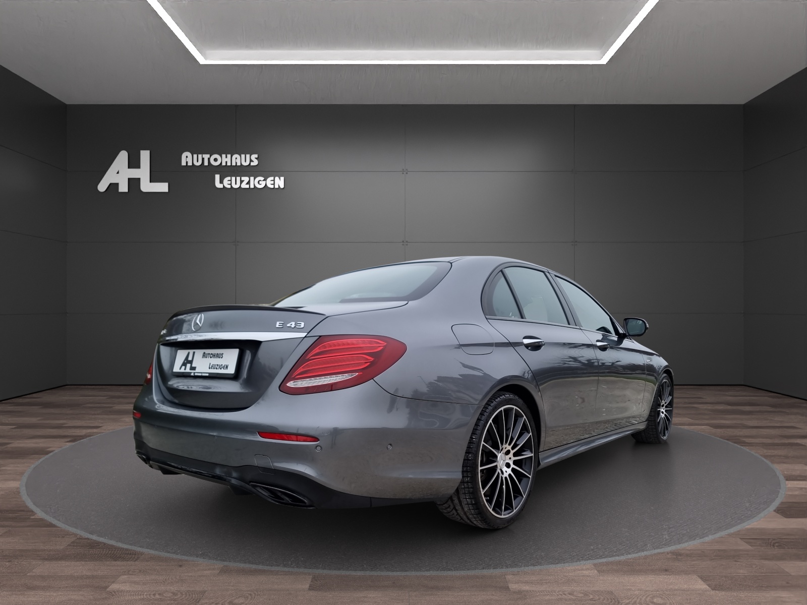 MERCEDES-BENZ E 43 AMG 4Matic 9G-Tronic-image-4