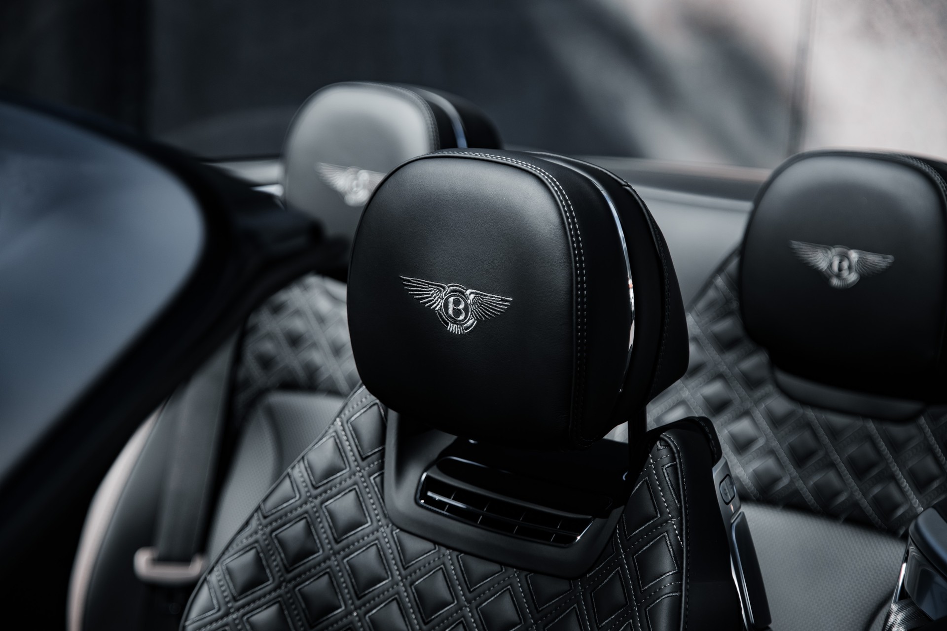 BENTLEY Continental GTC 6.0 W12 Speed-image-13