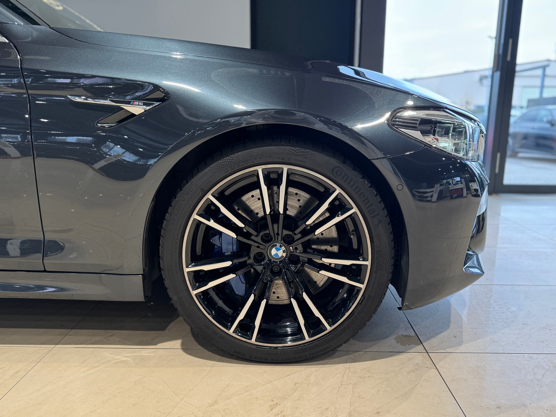 BMW M5 xDrive Drivelogic-showroom-element-3