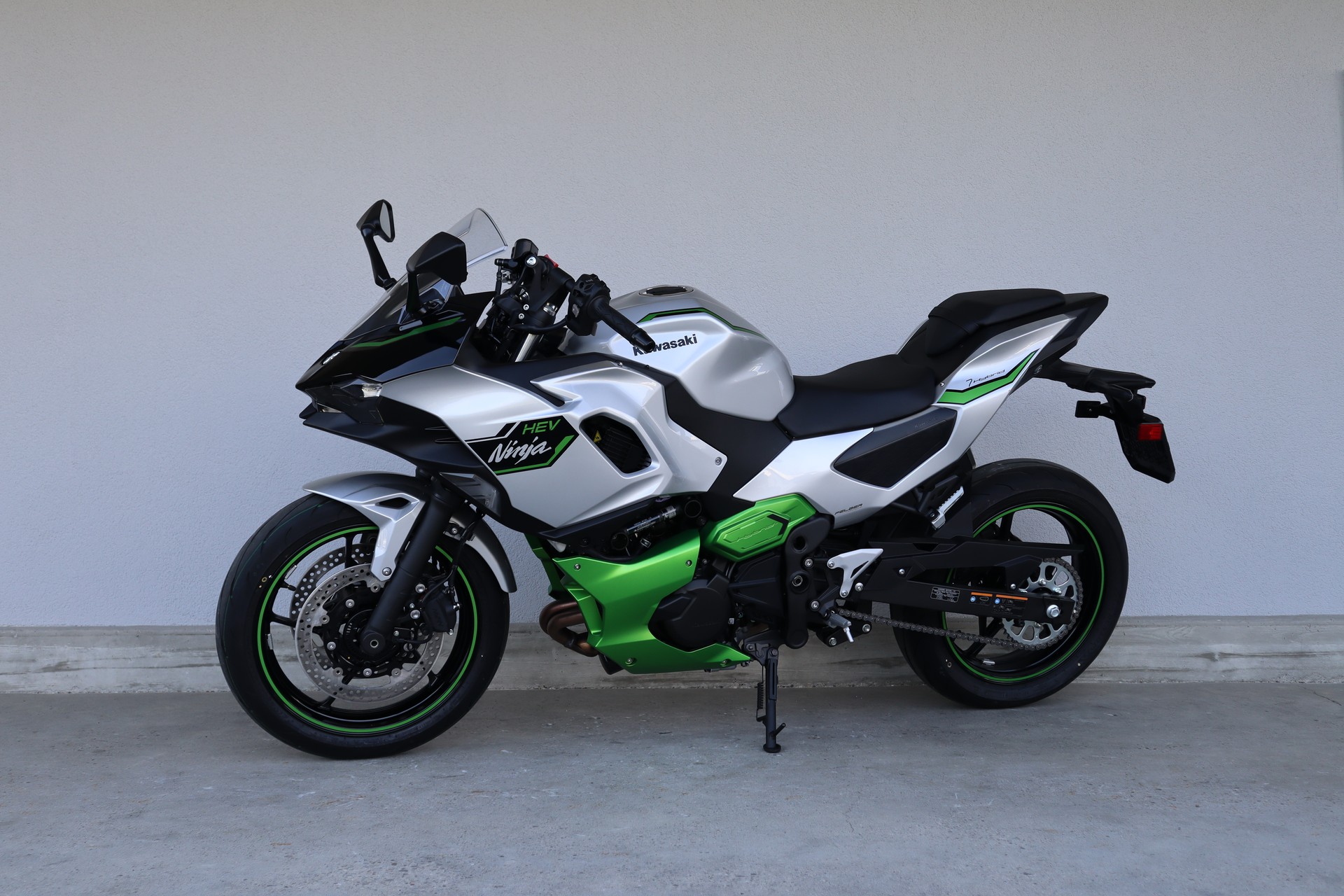 KAWASAKI Ninja 7 Hybrid-image-4