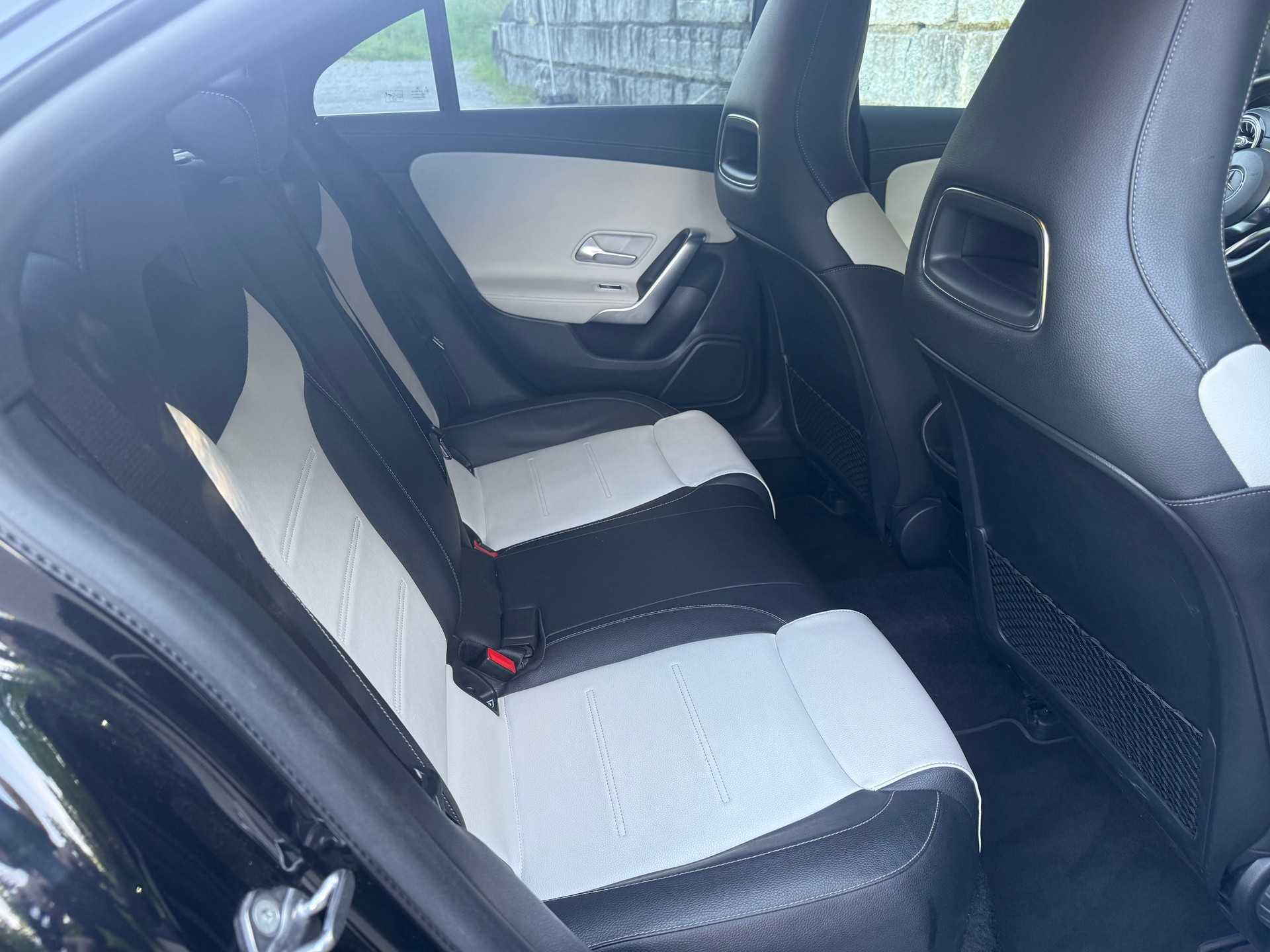 MERCEDES-BENZ CLA 220 AMG Line 7G-DCT-image-8