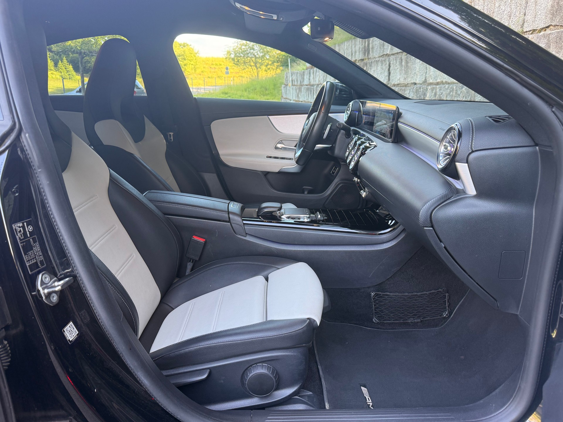 MERCEDES-BENZ CLA 220 AMG Line 7G-DCT-image-7