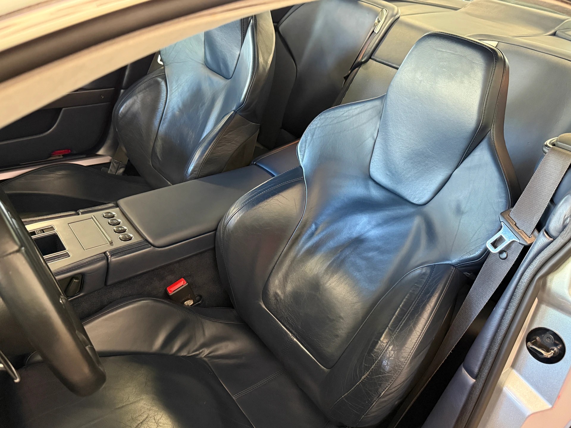ASTON MARTIN DB9 Touchtronic 2-image-5