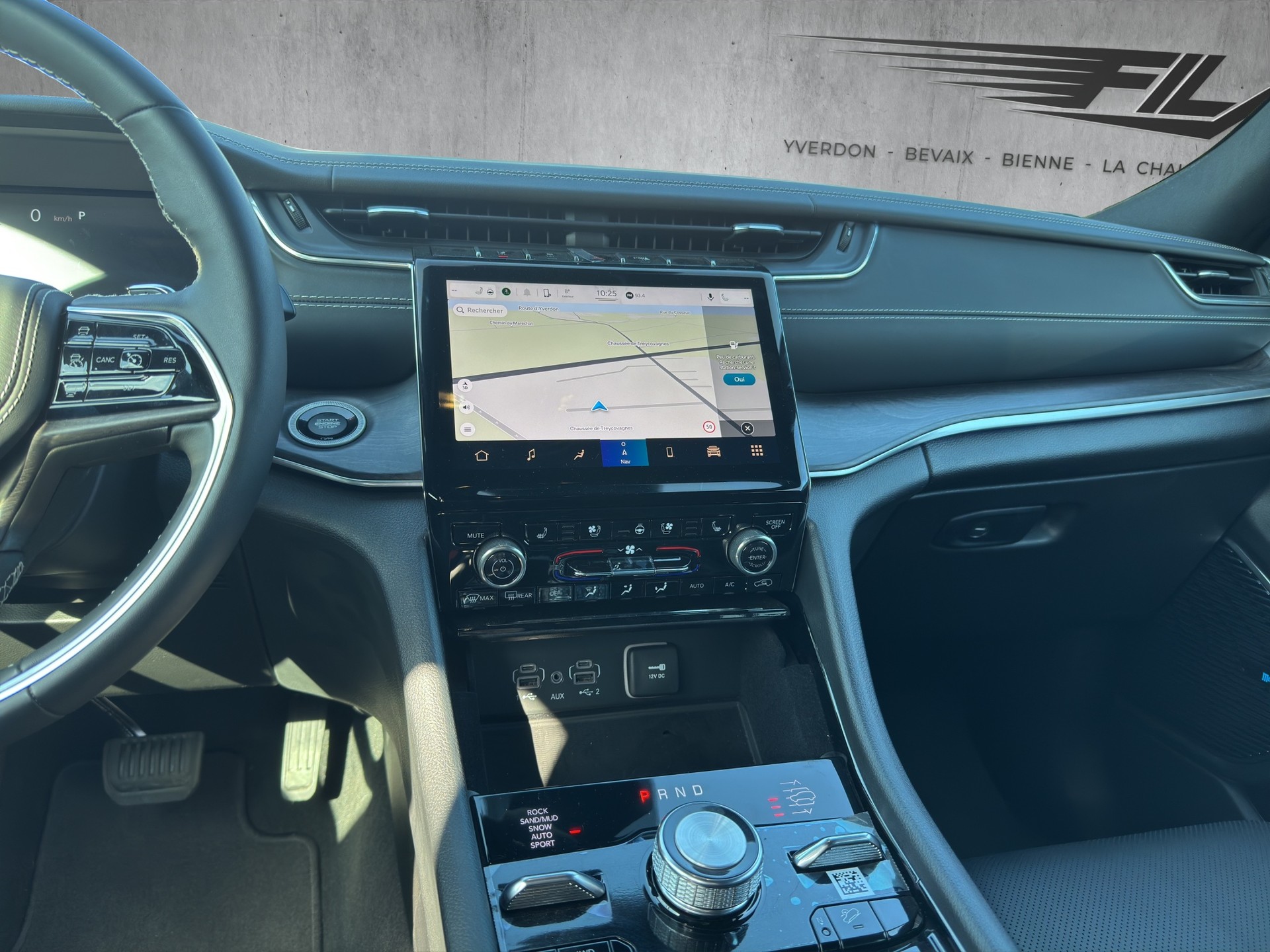 JEEP Grand Cherokee 5.7 364cv V8 Overla-image-9