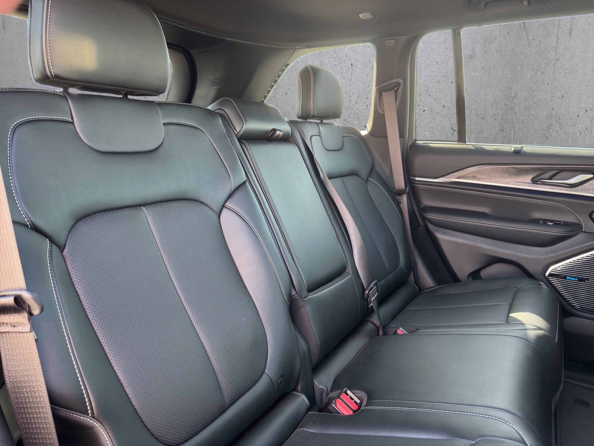 JEEP Grand Cherokee 5.7 364cv V8 Overla-image-11