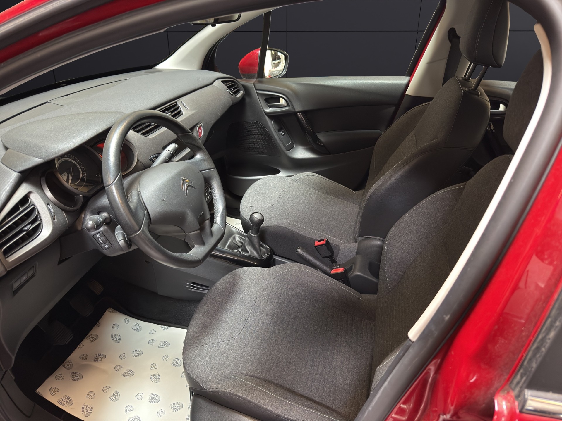 CITROEN C3 1.2i Feel Edition-image-8