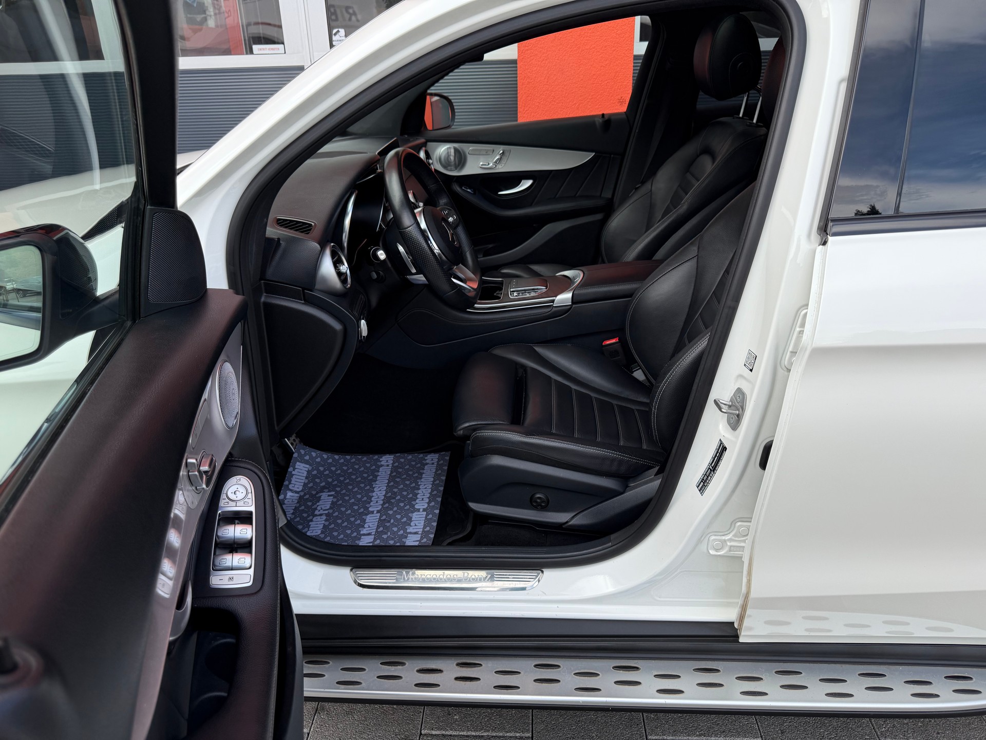 MERCEDES-BENZ GLC Coupé 300 d AMG Line 4Matic 9G-Tronic-image-14