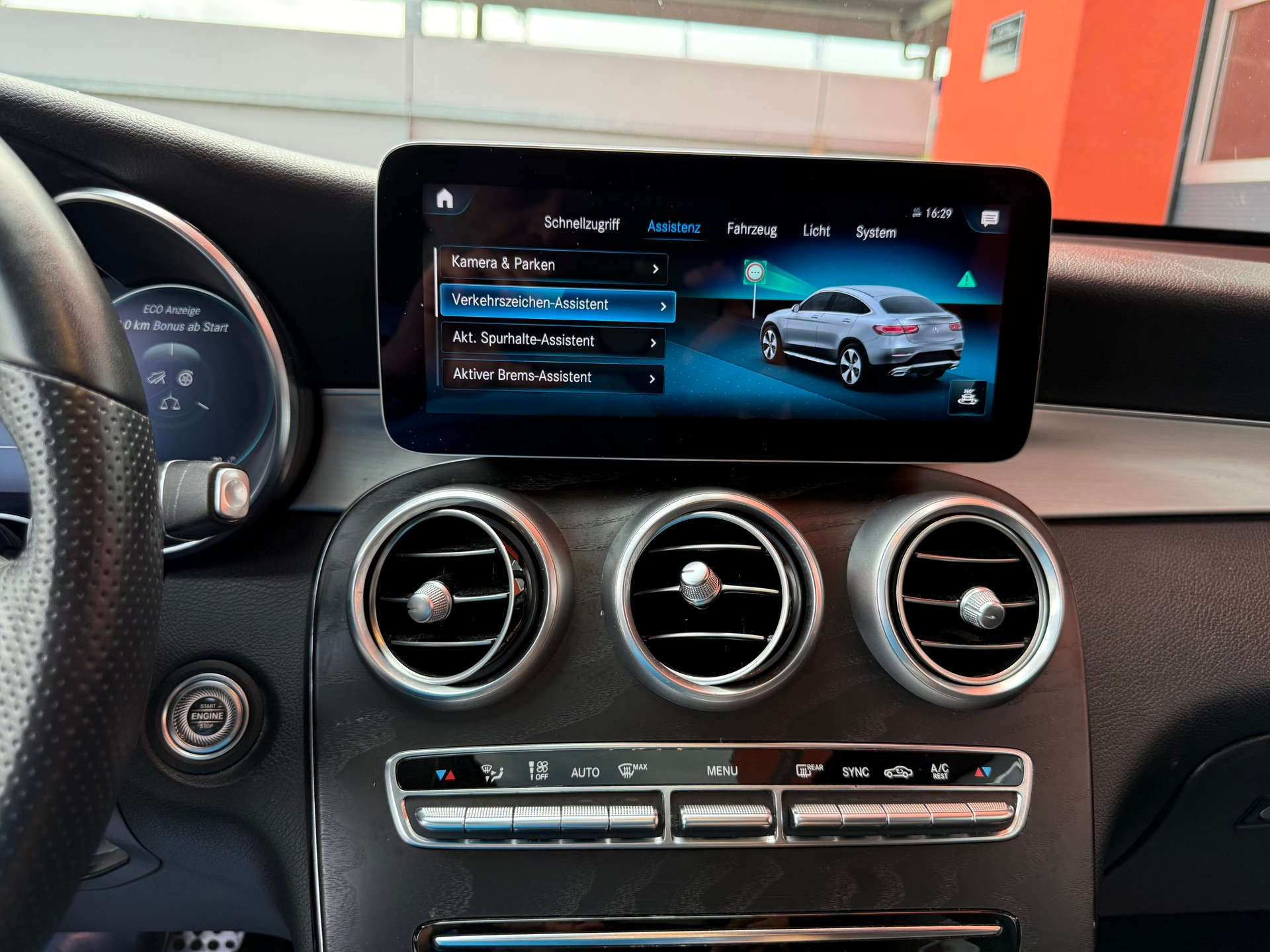 MERCEDES-BENZ GLC Coupé 300 d AMG Line 4Matic 9G-Tronic-image-9