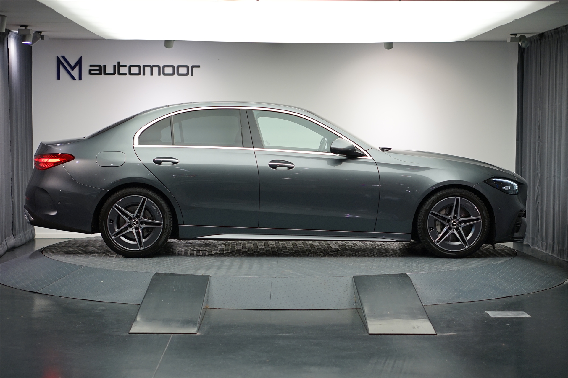 MERCEDES-BENZ C 200 4Matic AMG Line *CH-Fahrzeug* *Assistenzpaket* *Keyless*-showroom-element-3