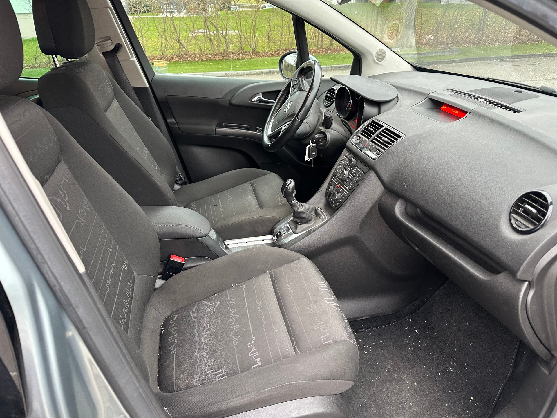 OPEL Meriva 1.4 Turbo Cosmo-image-4