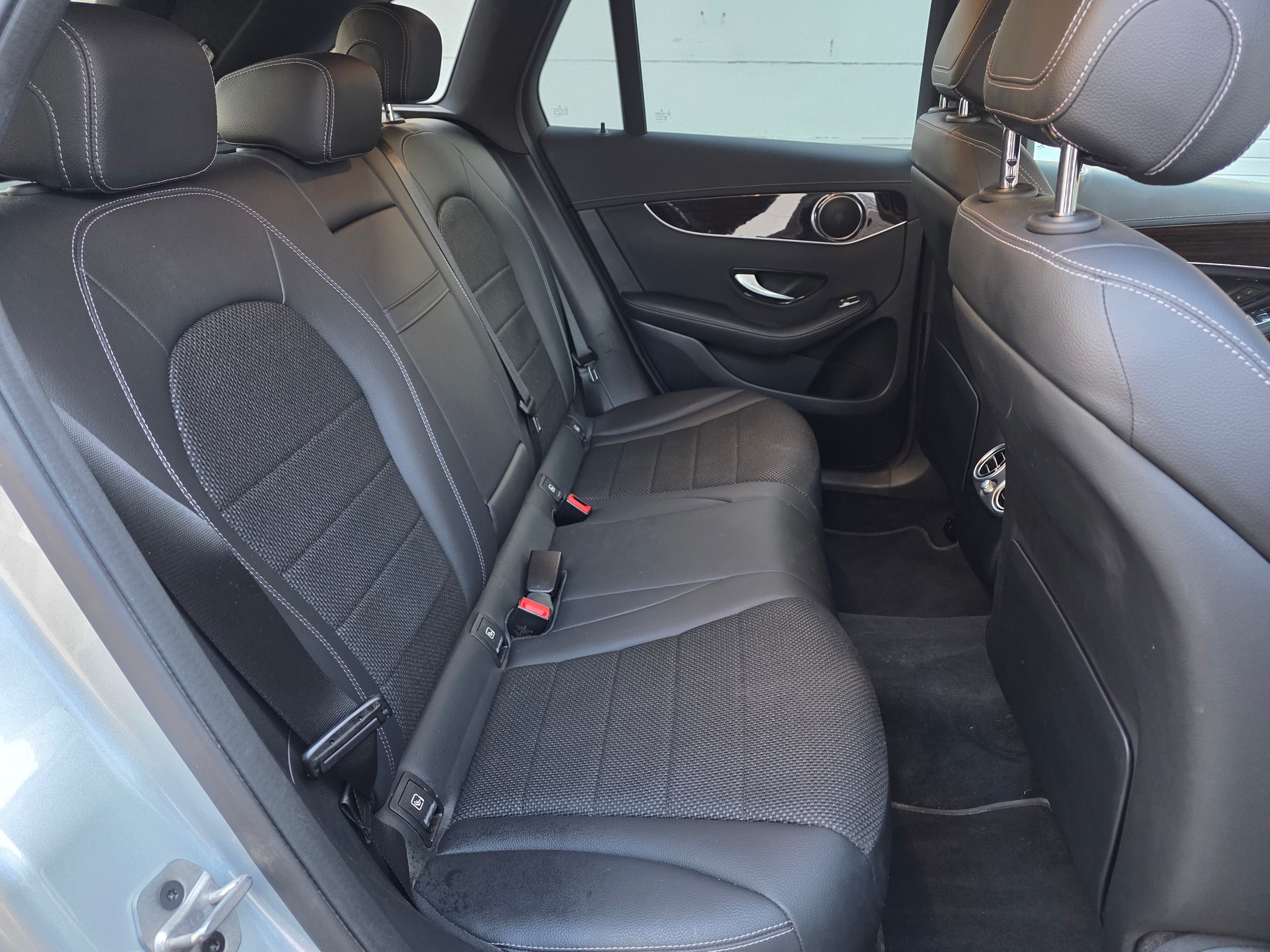 MERCEDES-BENZ GLC 300 e 4Matic 9G-Tronic-image-14