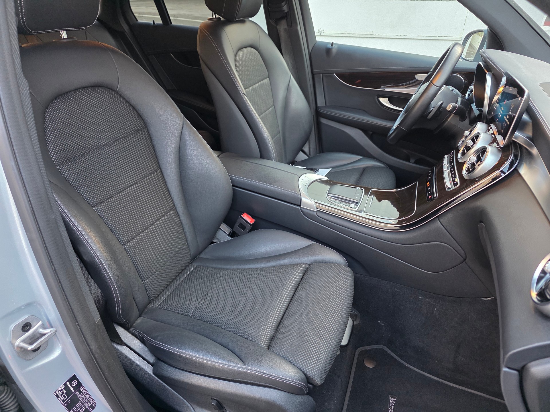 MERCEDES-BENZ GLC 300 e 4Matic 9G-Tronic-image-10