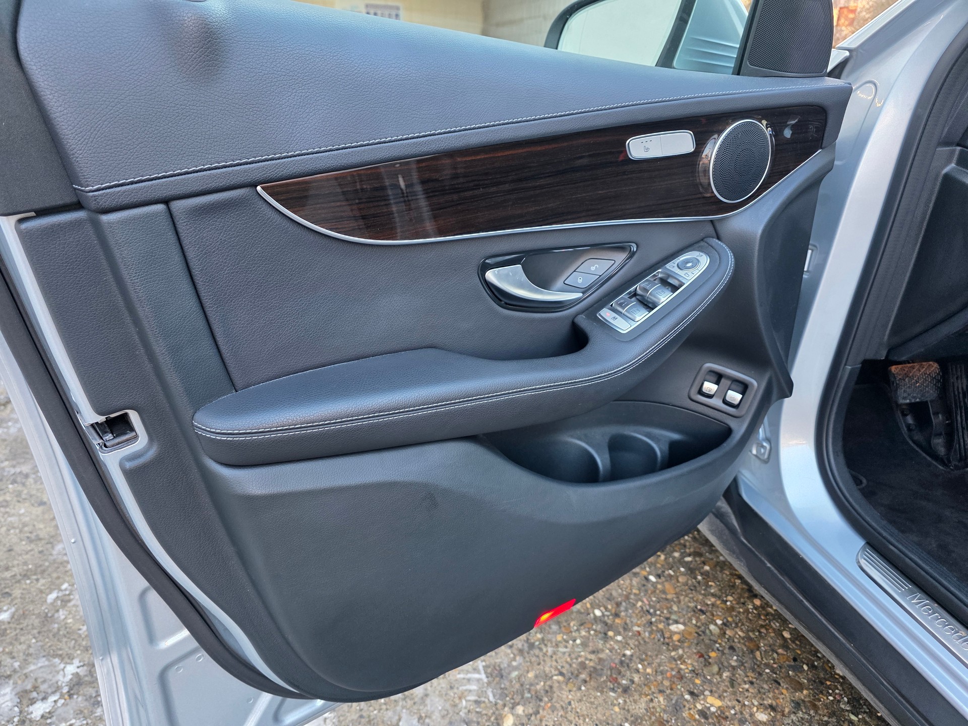 MERCEDES-BENZ GLC 300 e 4Matic 9G-Tronic-image-7