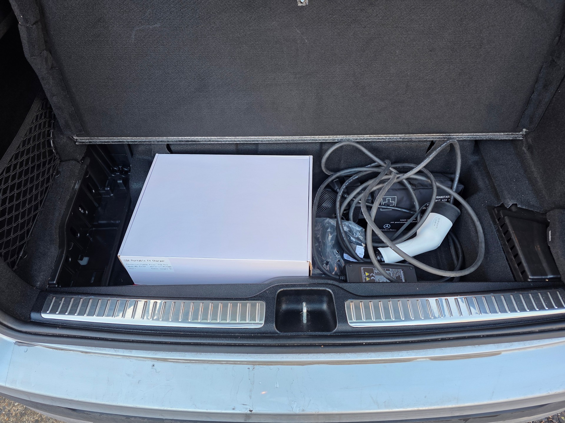 MERCEDES-BENZ GLC 300 e 4Matic 9G-Tronic-image-17