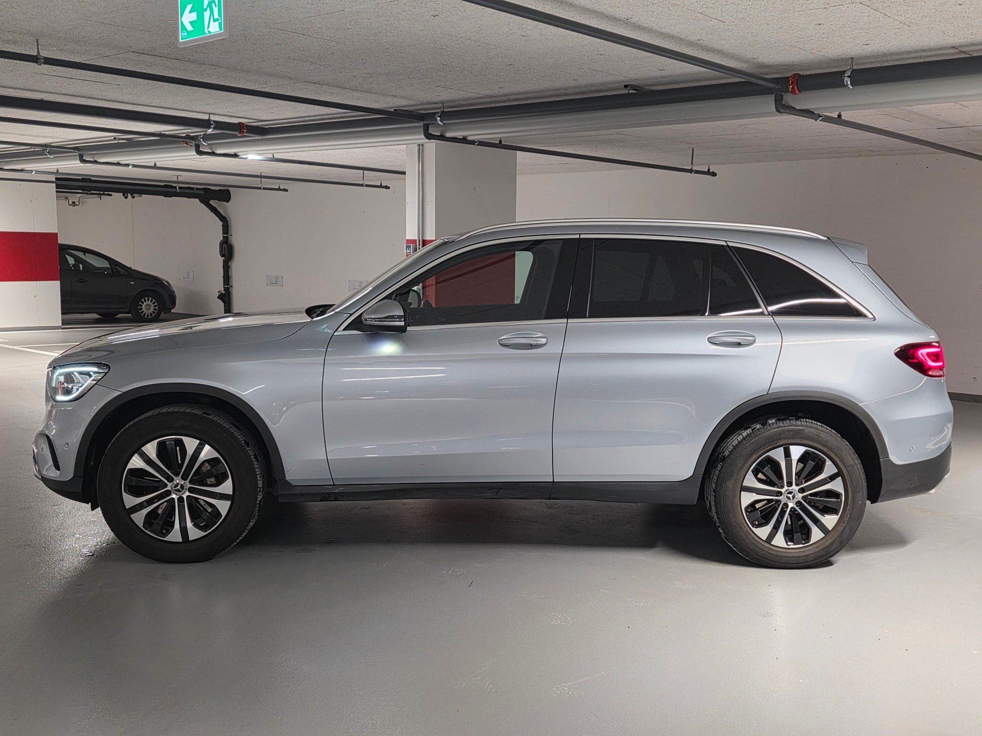 MERCEDES-BENZ GLC 300 e 4Matic 9G-Tronic-image-6