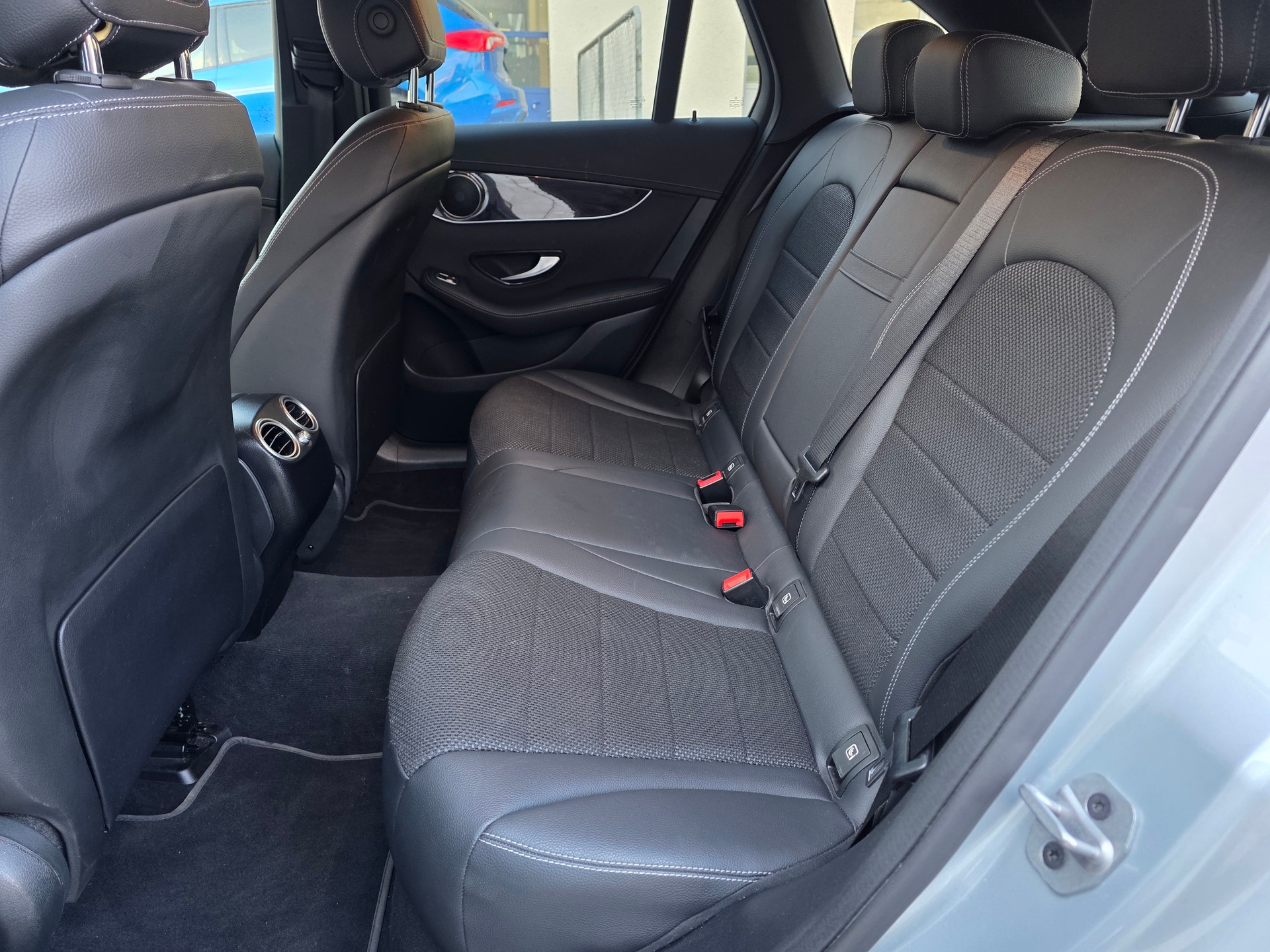 MERCEDES-BENZ GLC 300 e 4Matic 9G-Tronic-image-15