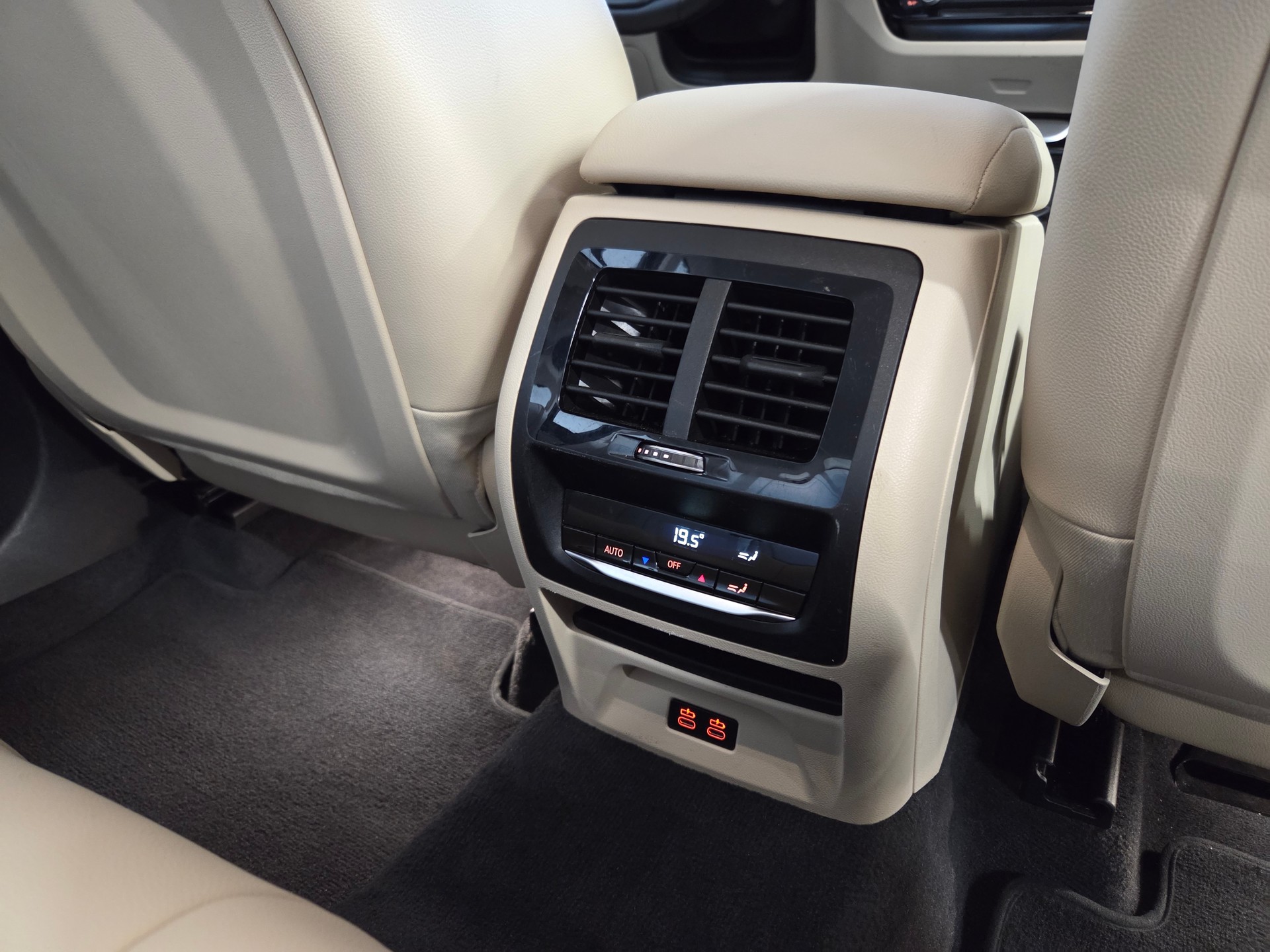 BMW X3 20i xDrive-image-18