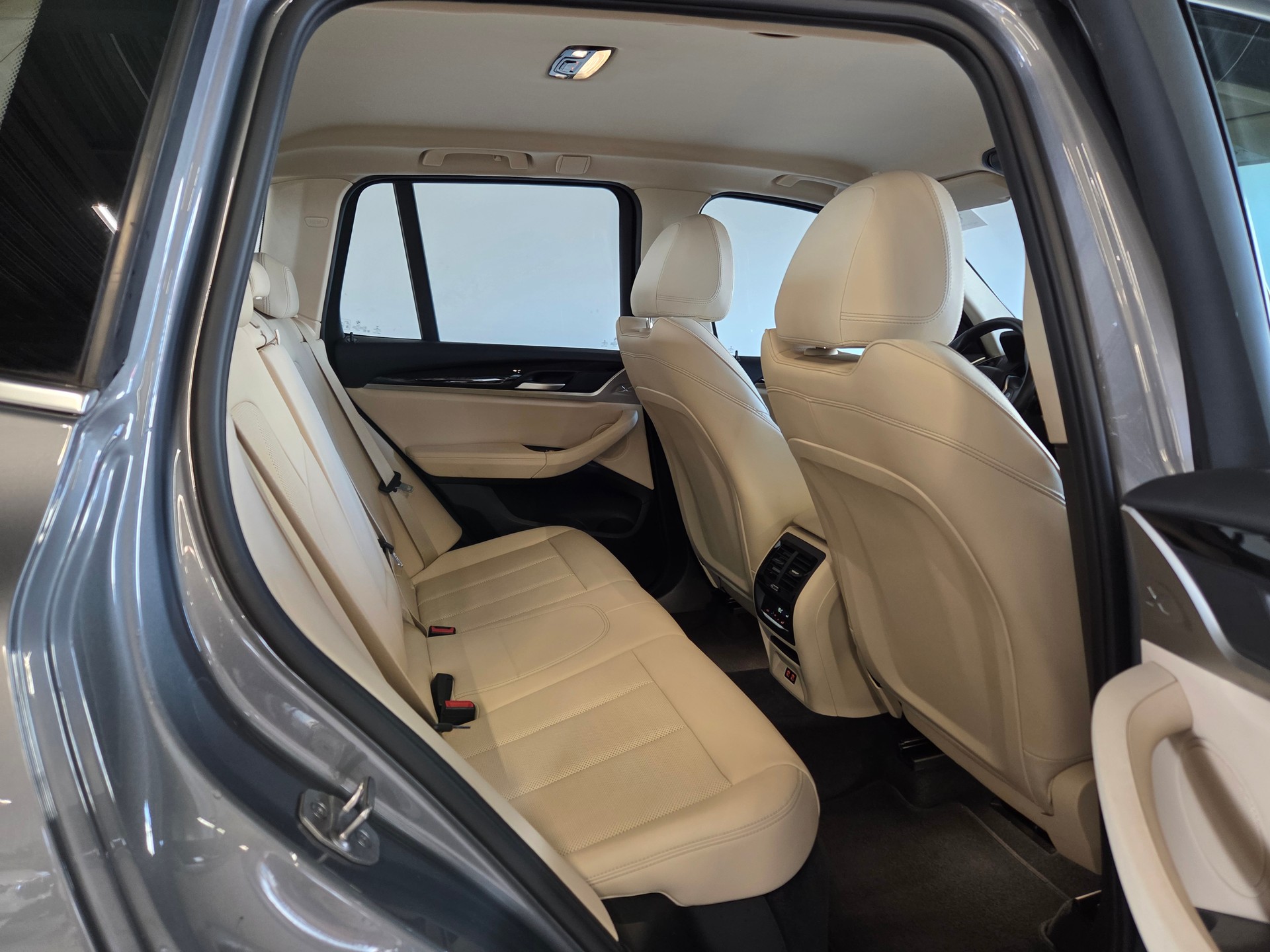 BMW X3 20i xDrive-image-17