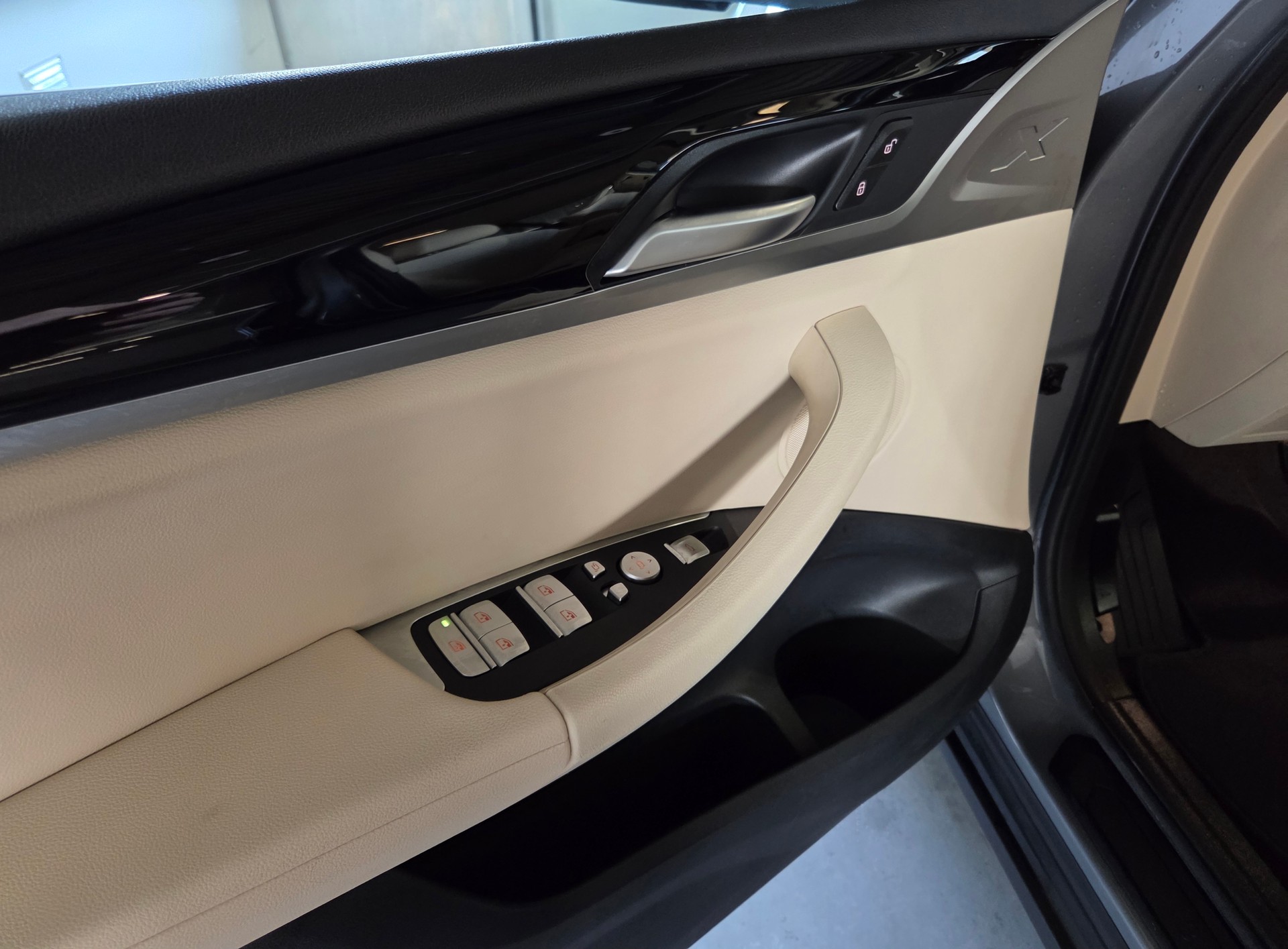 BMW X3 20i xDrive-image-16