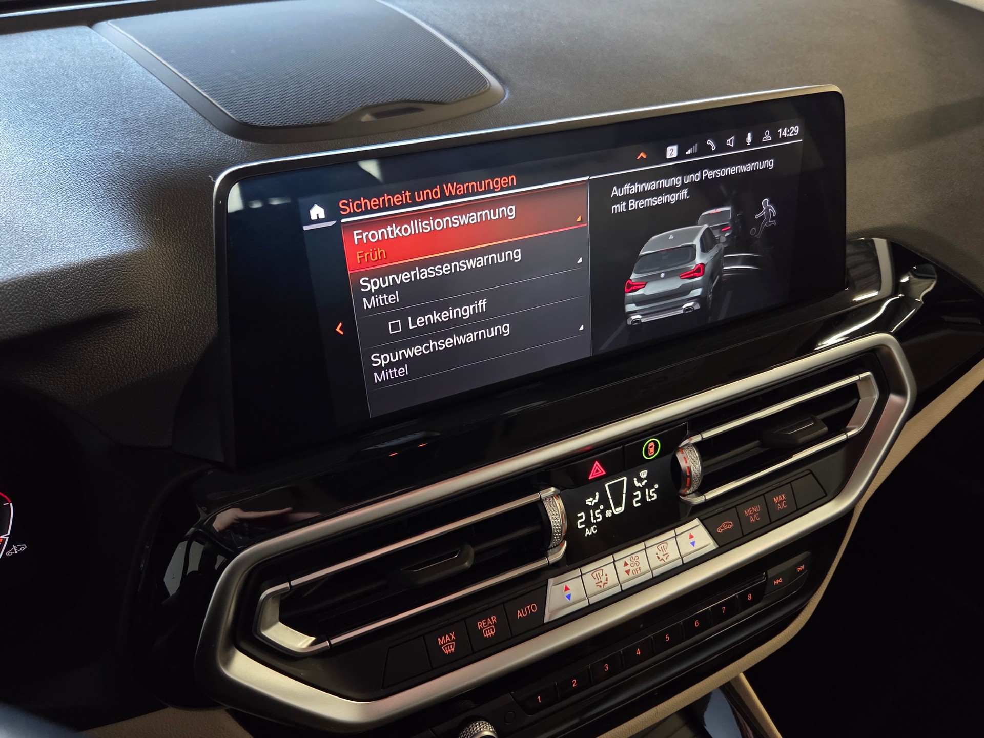BMW X3 20i xDrive-image-11