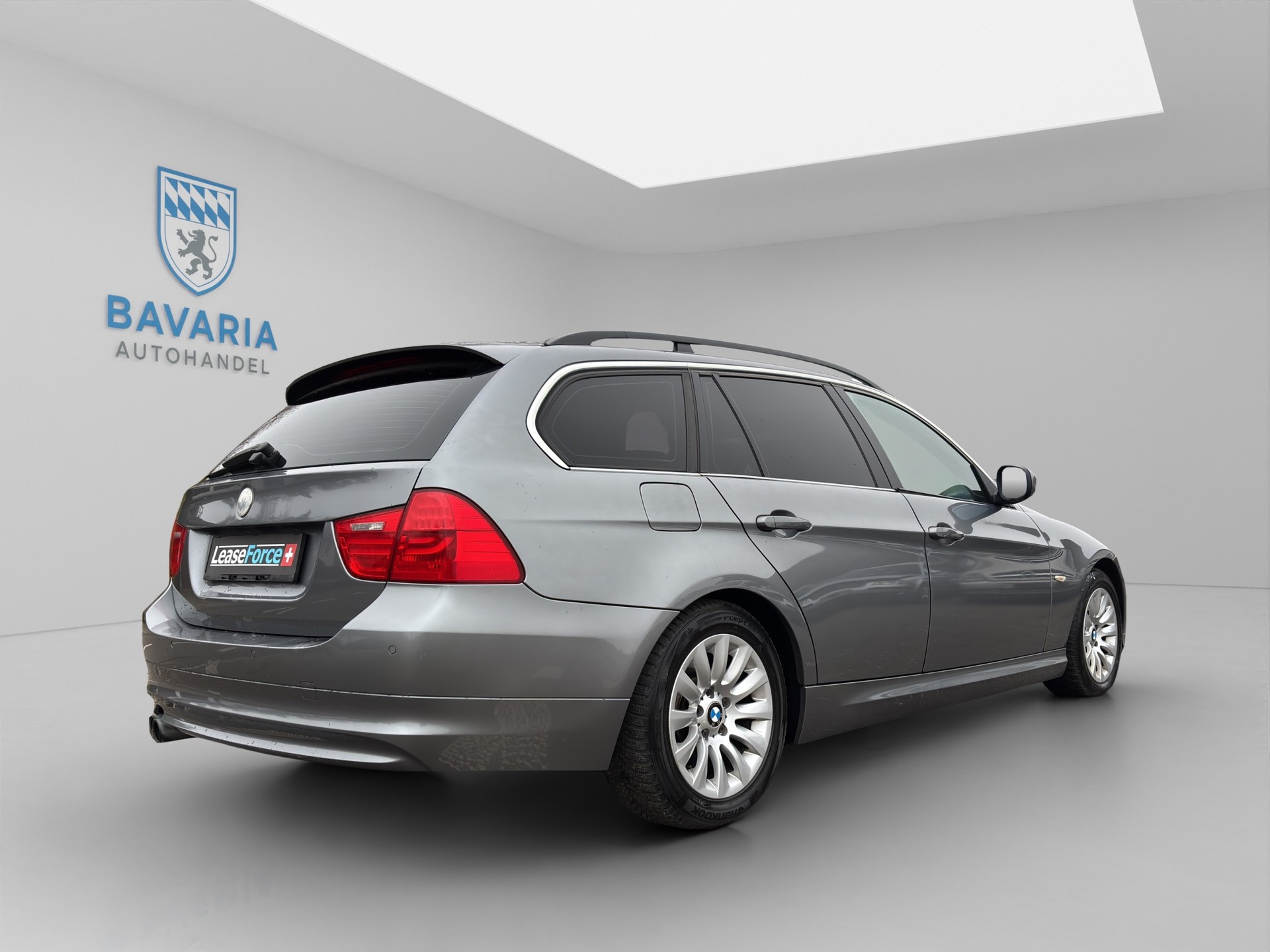 BMW 325i Touring Steptronic-image-4