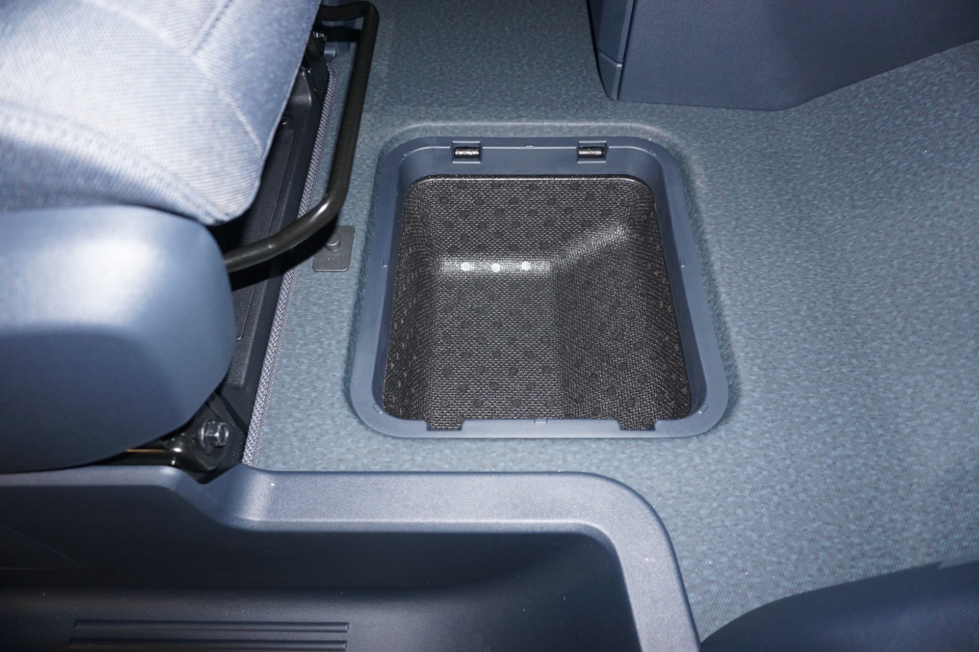 KIA PV5 Cargo Essential-image-11