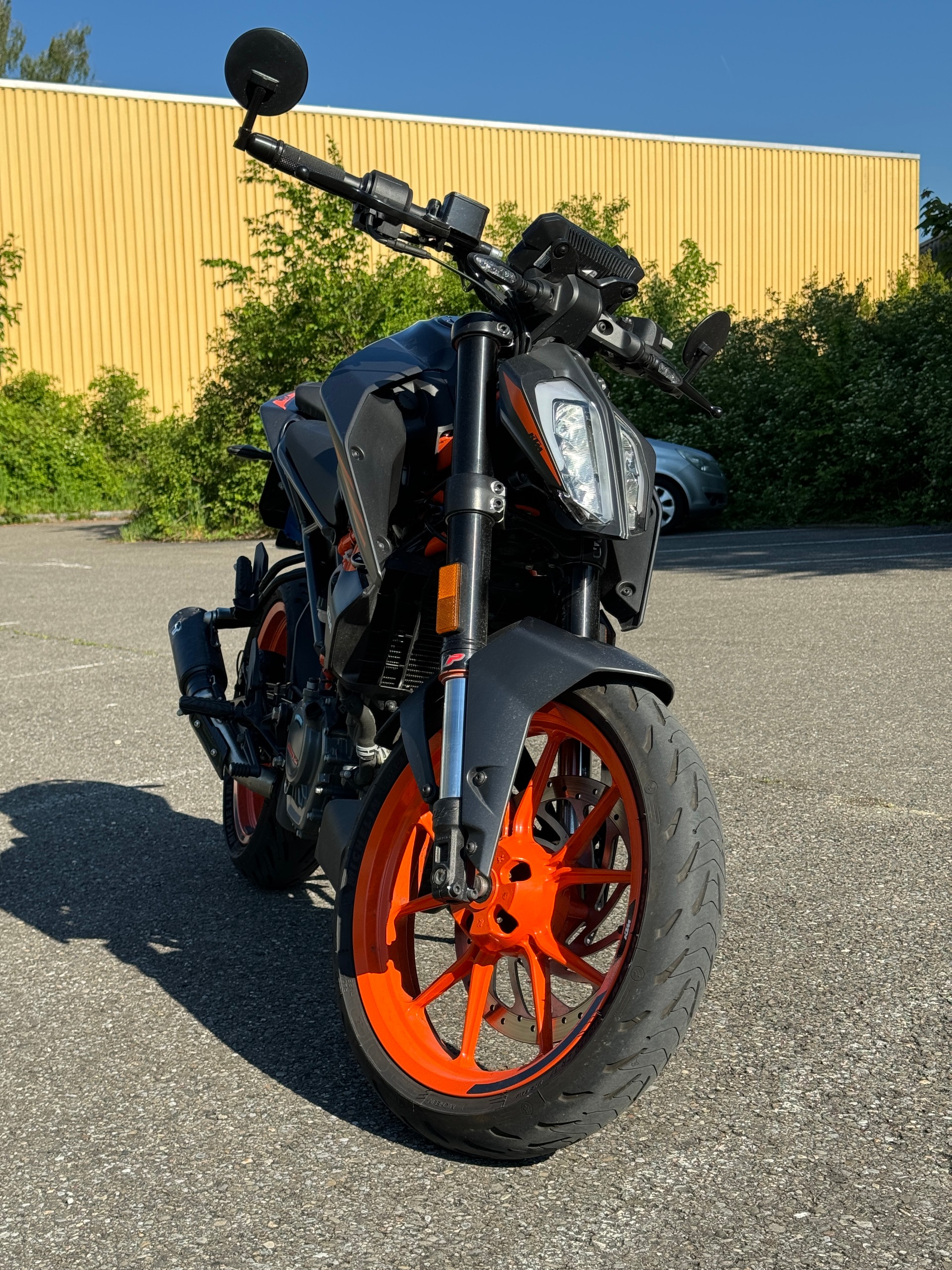KTM 125 Duke-image-1