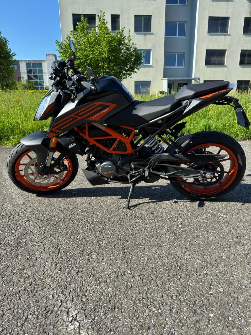 KTM 125 Duke-image-4