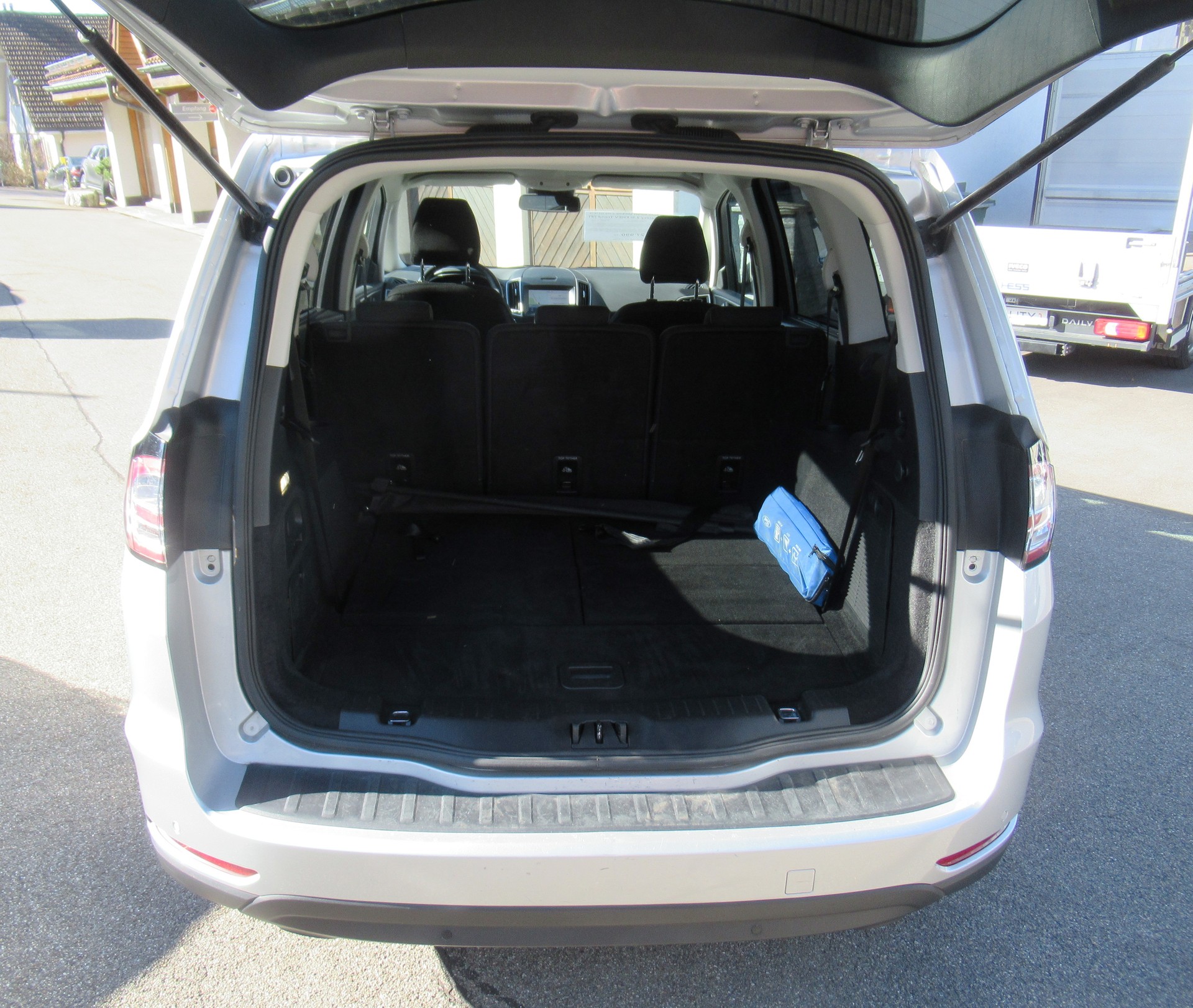 FORD Galaxy 2.5 FHEV Trend 7Pl CVT-image-4