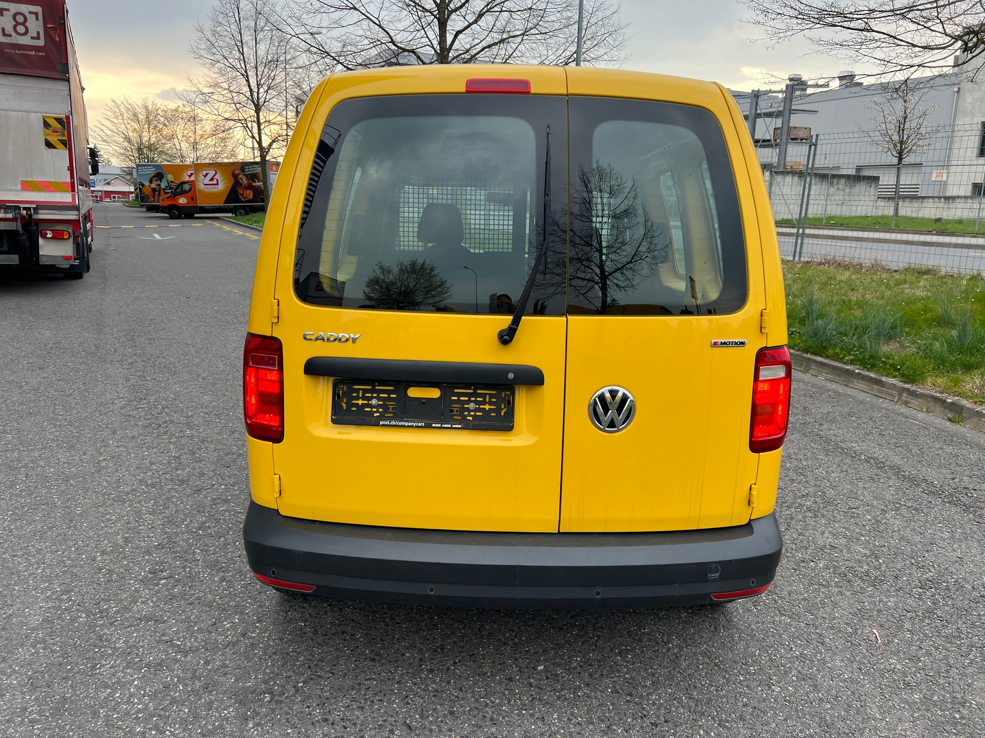 VW Caddy 2.0TDI 4Motion BlueMotion Technology-image-4