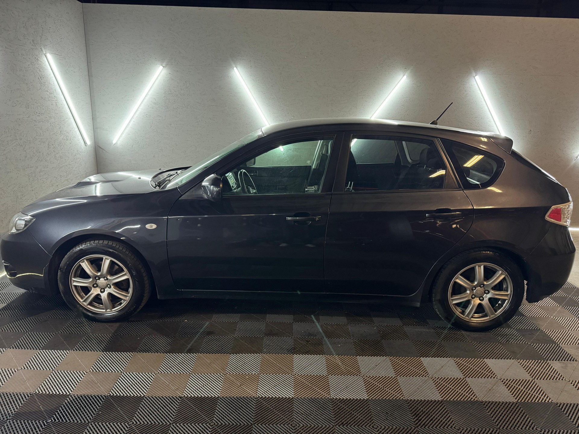 SUBARU Impreza 2.0D Swiss-image-4