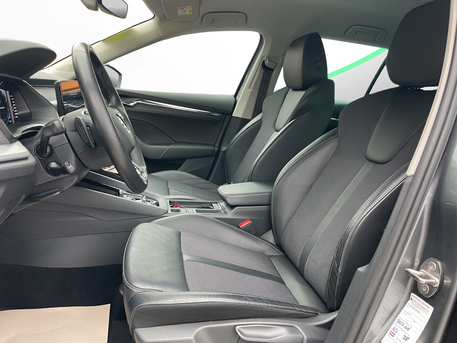 SKODA Octavia Combi 2.0 TDI DSG Style 4x4-image-6