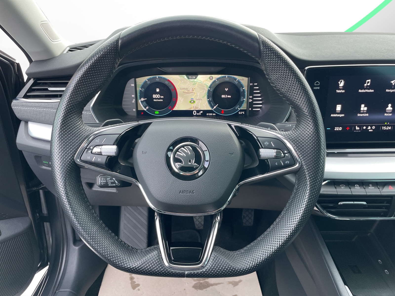 SKODA Octavia Combi 2.0 TDI DSG Style 4x4-image-7