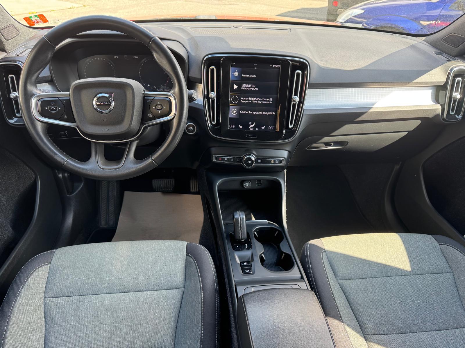 VOLVO XC40 B4 Benzin Mild Hybrid AWD Momentum Geartronic-image-6