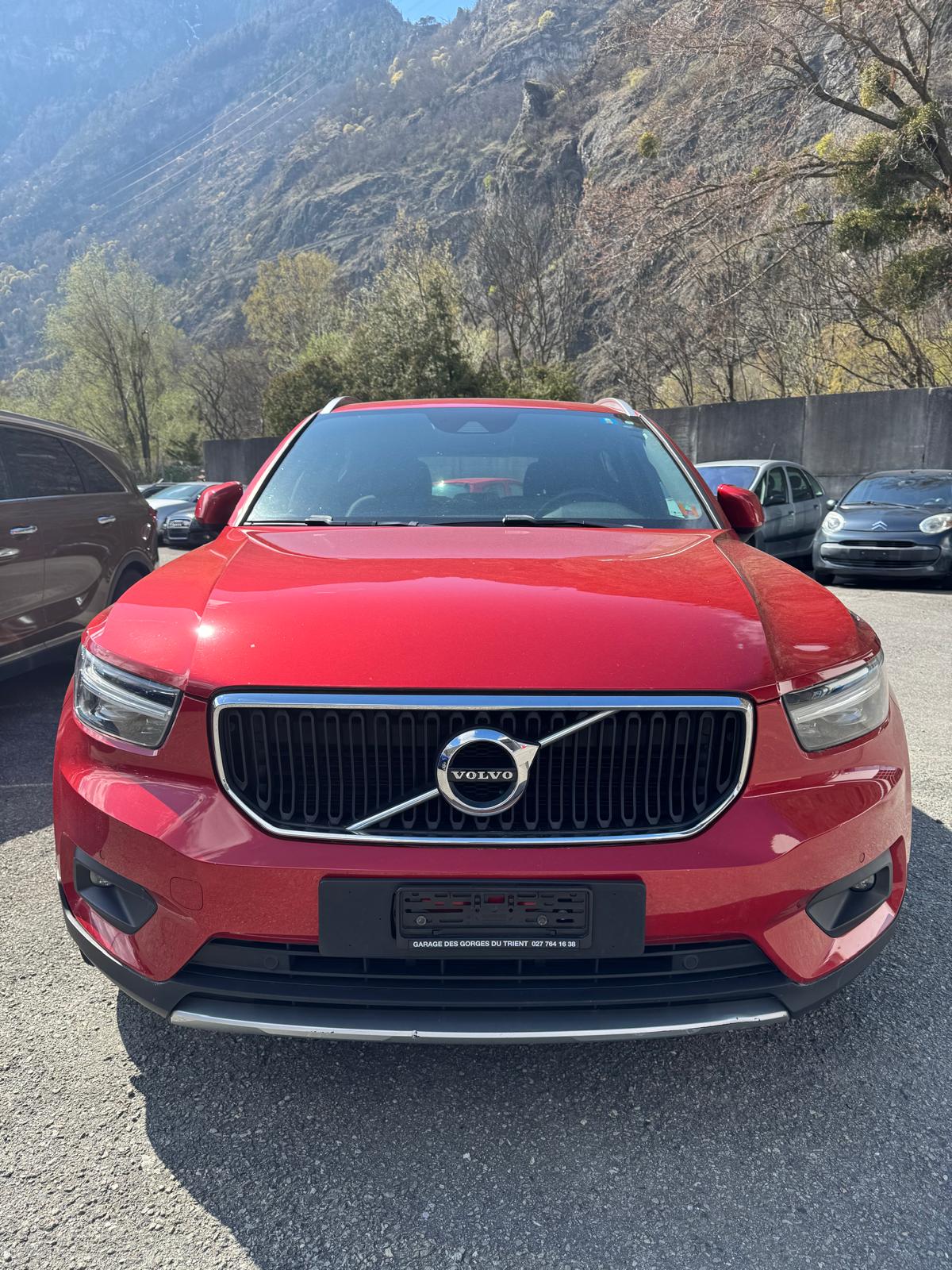 VOLVO XC40 B4 Benzin Mild Hybrid AWD Momentum Geartronic